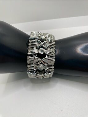 Vintage Coro Pegasus Bracelet Silver Tone Wide Panel Link Modernist MCM 7.5 Inch